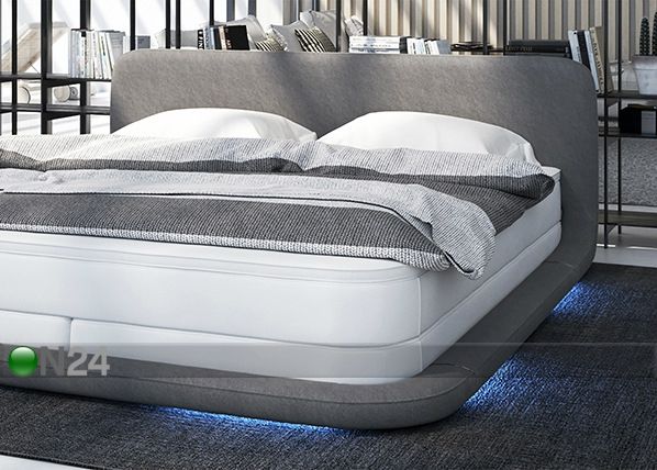 LED valaistu sänky + patja 180x200 cm