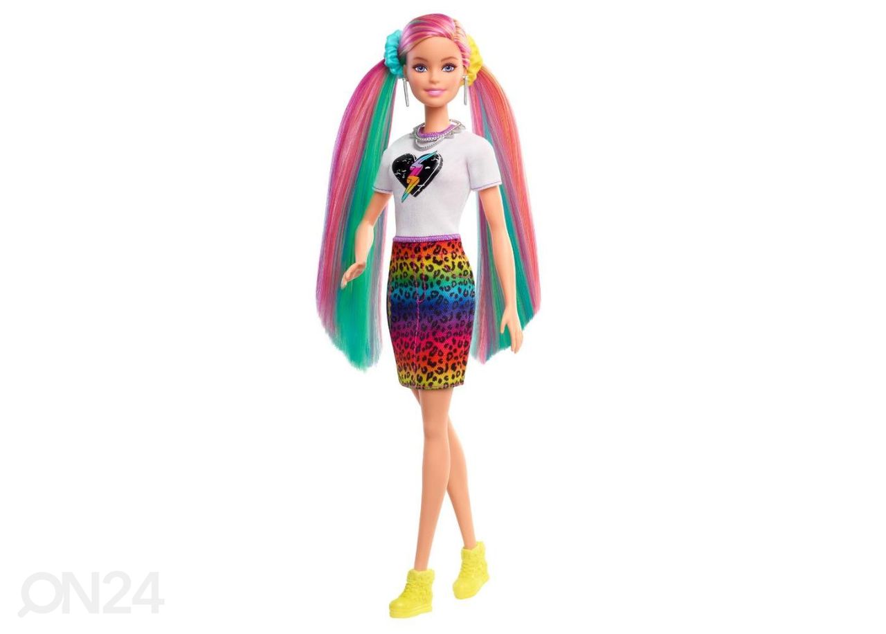 Barbie nukke sateenkaarihiuksilla kuvasuurennos