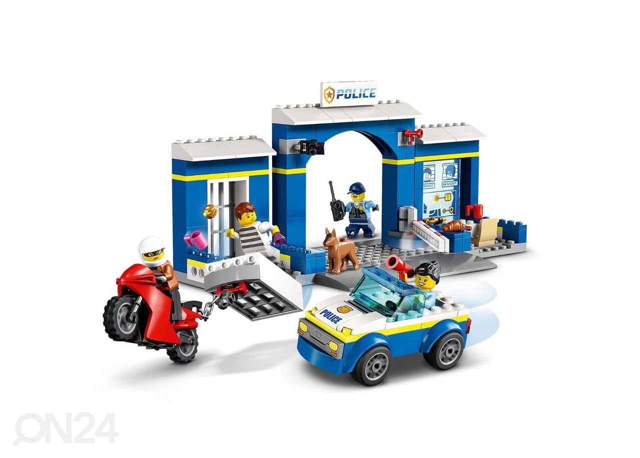 LEGO City Takaa-ajo poliisiasemalla kuvasuurennos