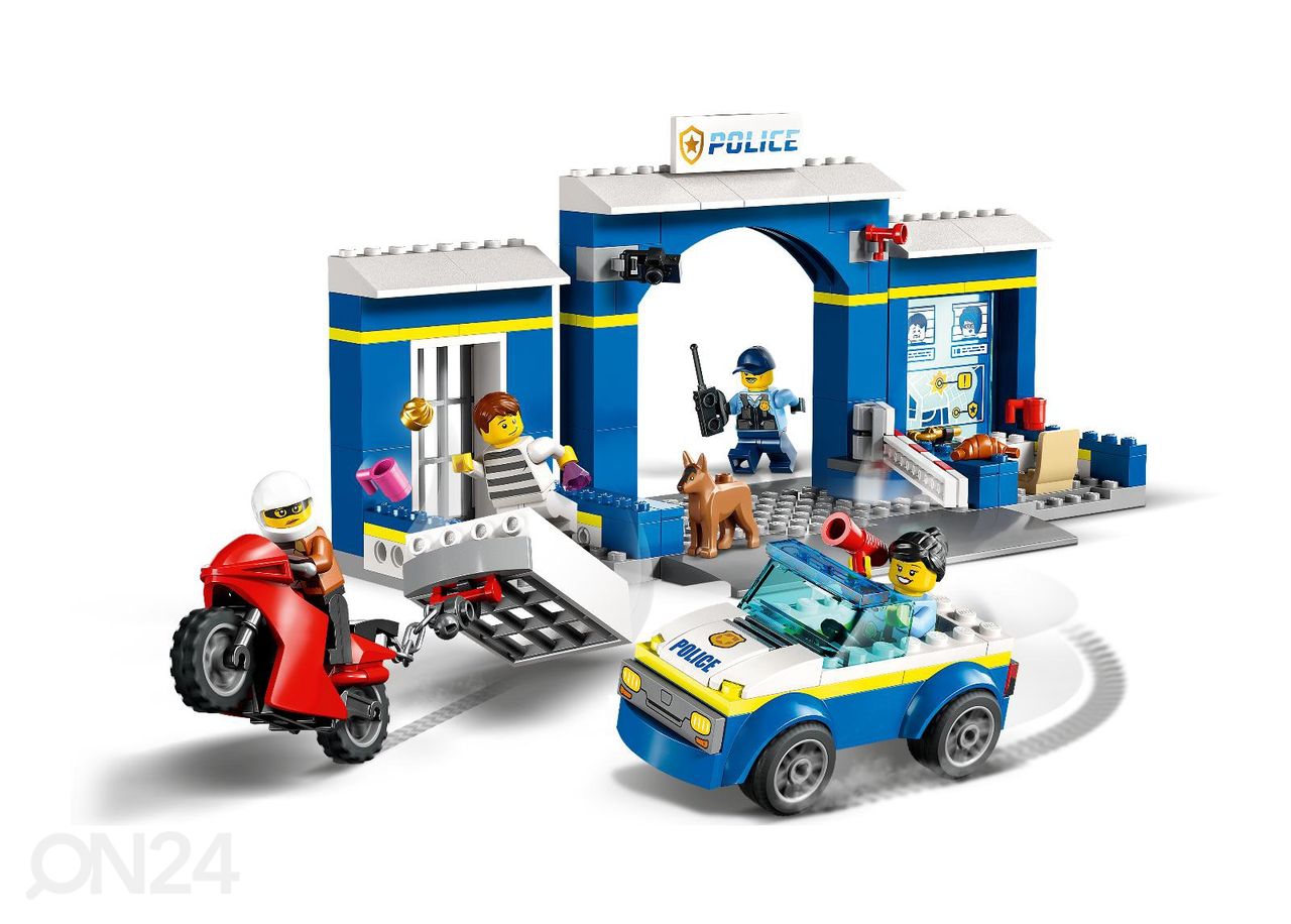 LEGO City Takaa-ajo poliisiasemalla kuvasuurennos