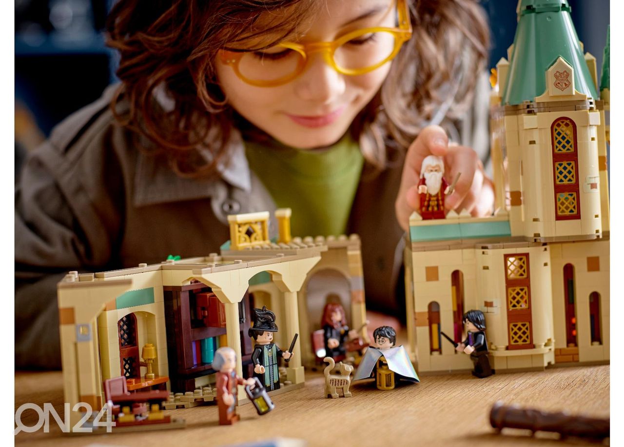 LEGO Harry Potter Tylypahka: Dumbledoren toimisto kuvasuurennos