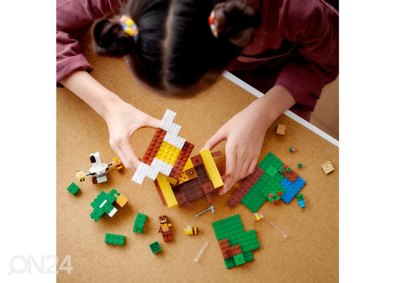 LEGO Minecraft Mehiläistalo kuvasuurennos