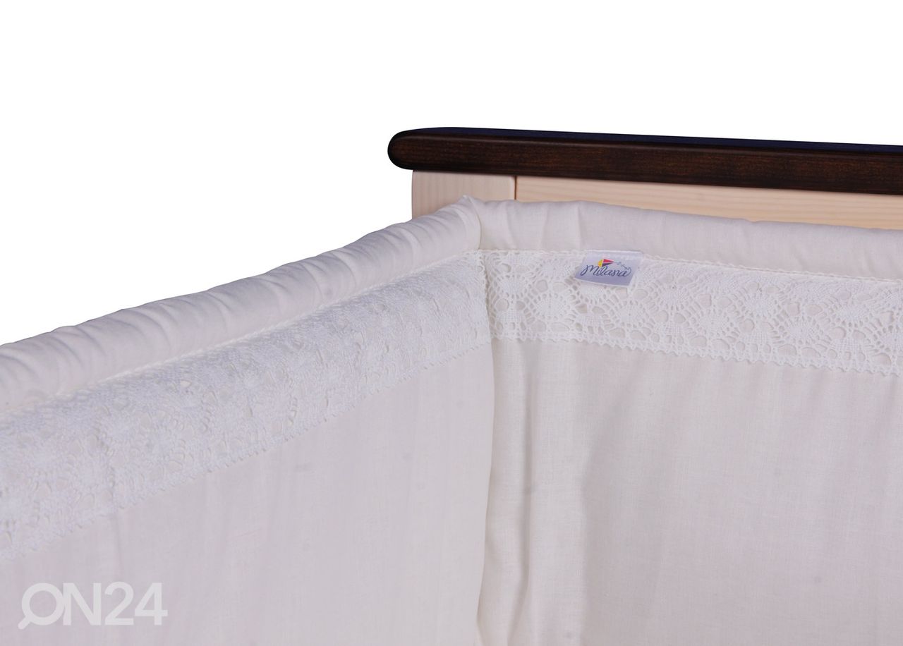 Peitto, tyyny, sängynpehmuste ja pussilakanasetti pitsillä kuvasuurennos