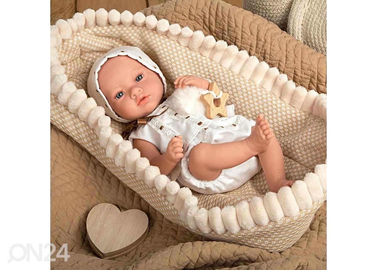 Vauvanukke makuualustalla Arias 38 cm kuvasuurennos