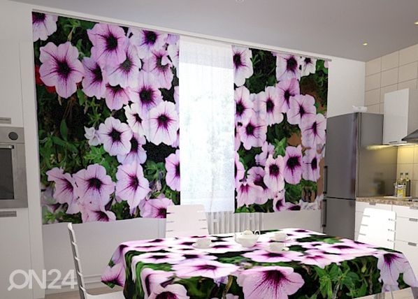 Puolipimentävä verho WHITE PETUNIAS 200x120 cm