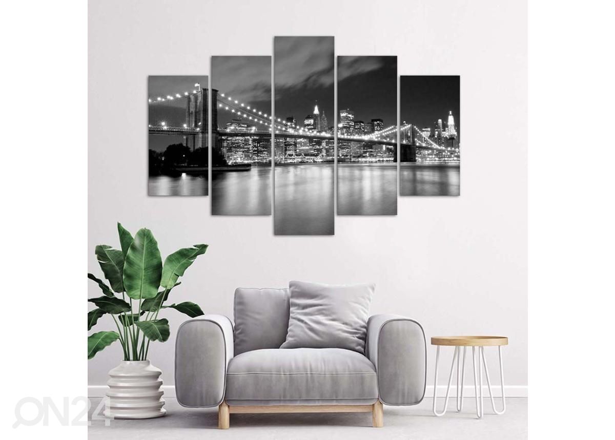 5-osainen sisustustaulu Brooklyn Bridge at night black and white 100x70 cm kuvasuurennos