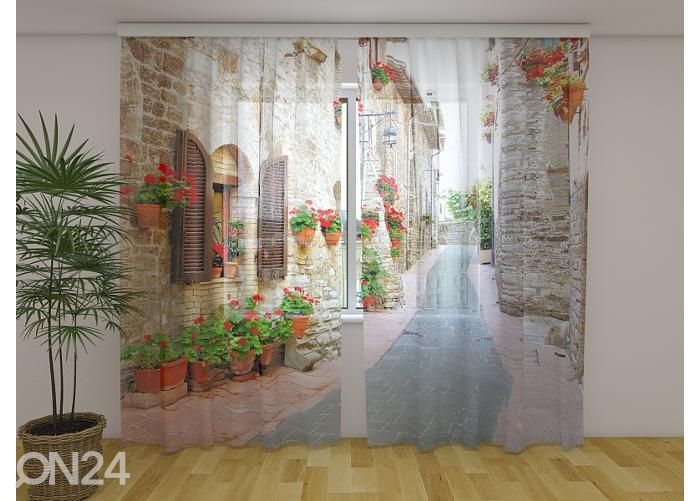 Läpinäkyvä kuvaverho Italian Alley with Flowers 2 240x220 cm kuvasuurennos