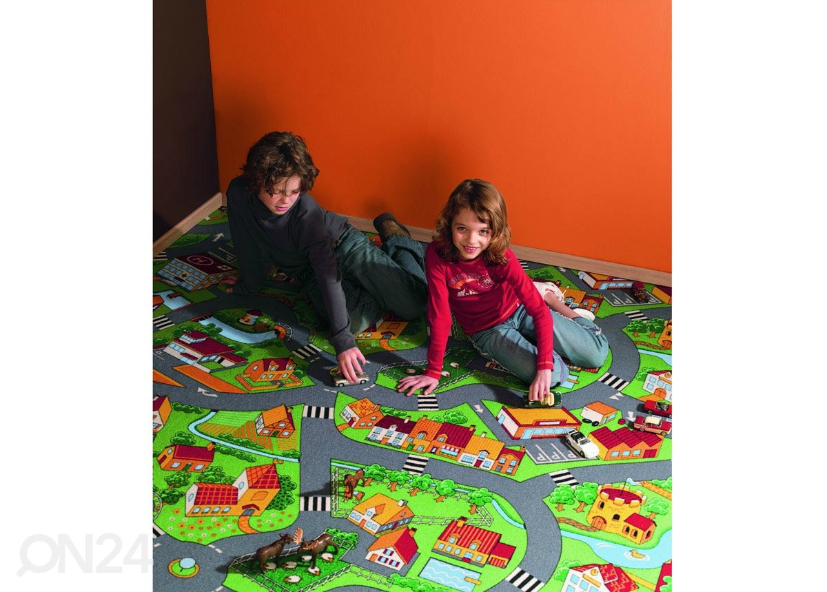 Lastenhuoneen matto PIKKU KYLÄ 133x133 cm kuvasuurennos
