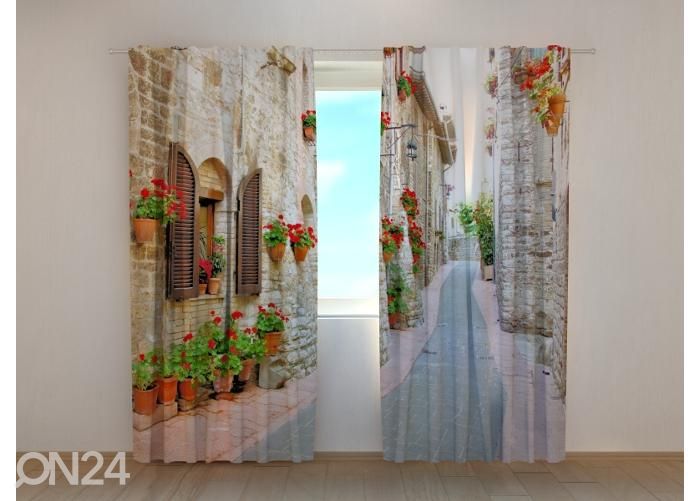 Puolipimentävä kuvaverho Italian Alley with Flowers 2 240x220 cm kuvasuurennos