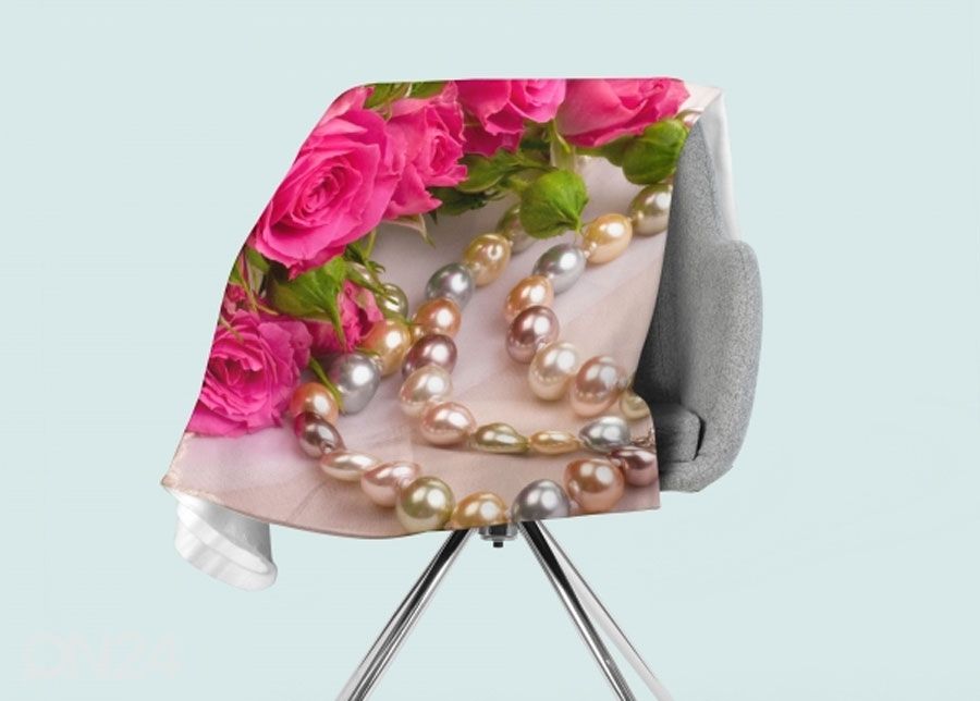 Torkkupeitto Roses and Pearls 130x150 cm kuvasuurennos