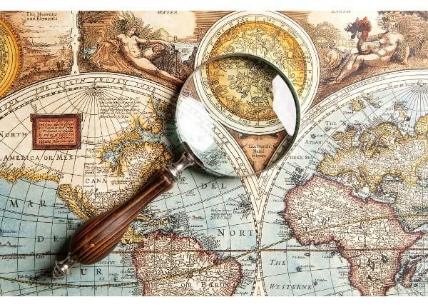 Non-woven kuvatapetti Magnifying Glass And Old Map