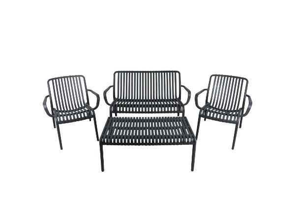 Puutarhakalusteet 2 tuolia + 2 pöytää + ulkosohva