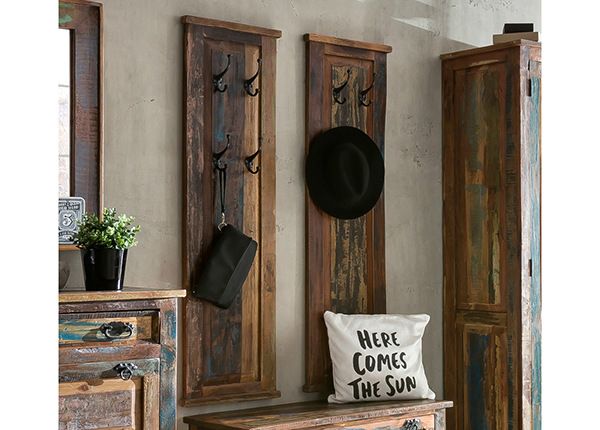 Vaatenaulakko Riverboat